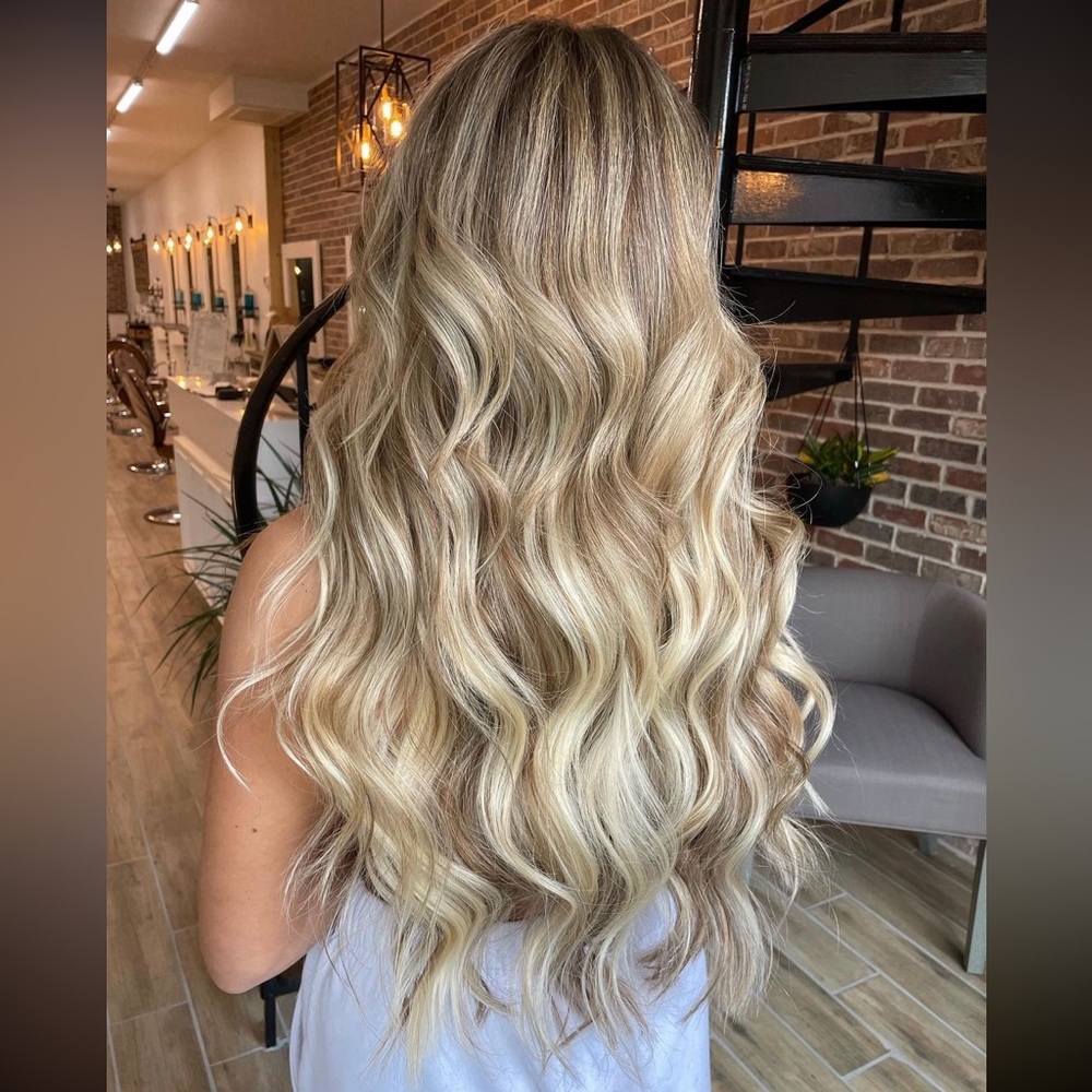 BELLAMI PRO 24” Body Wave Tape-In Extensions beige blonde & hot toffee highlight
